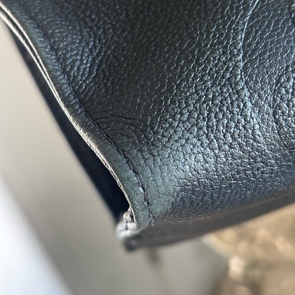 Authentic Louis Vuitton Black On the Go MM Leather Tote Monogram Luxury 16” Long - Picture 11 of 17